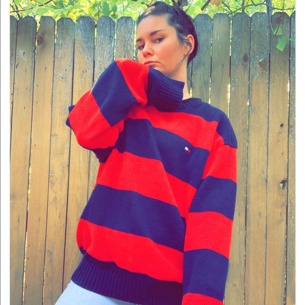 Vintage 90’s Tommy Hilfiger Crew Sweater❤️🖤❤️